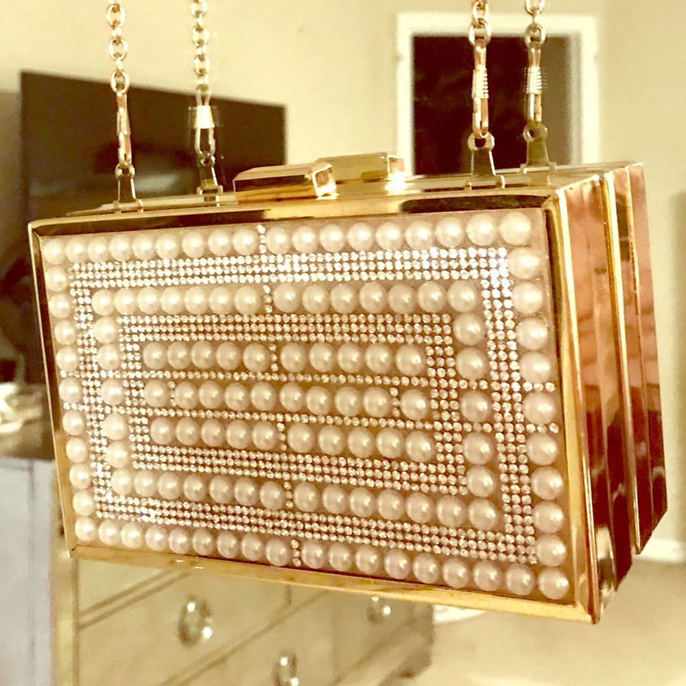 Caché Evening Clutch